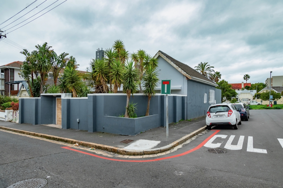 4 Bedroom Property for Sale in Sea Point Western Cape